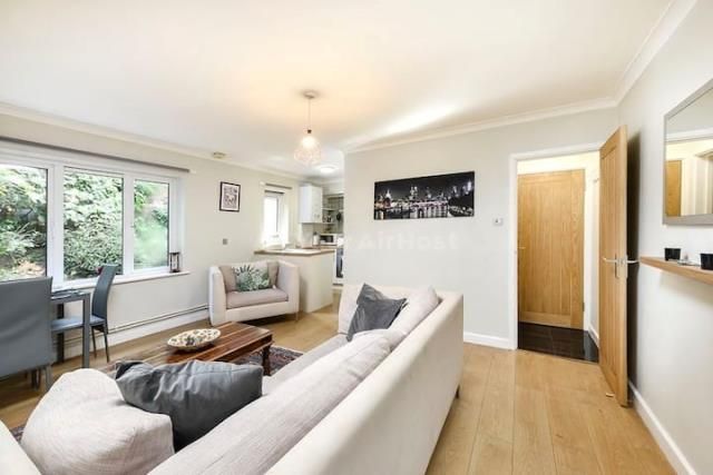 Flat 2, 29, Sussex Place, Slough photo 5