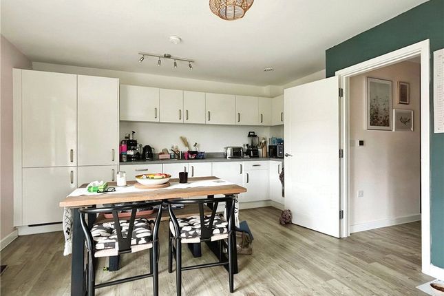 Flat 3, Girling House, 8, Glover Crescent, Reading photo 3