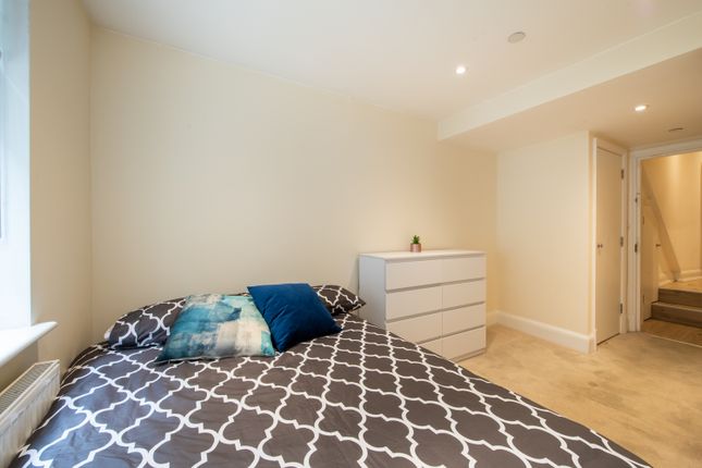 Tachbrook Street, SW1V 2NE, London photo 5