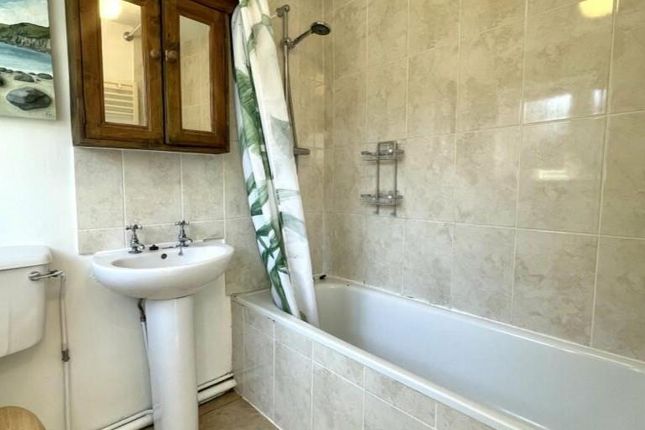 33, Wolseley Road, Aldershot photo 3