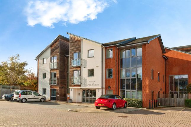 Flat for sale in Kings Place, Fleet, Hampshire