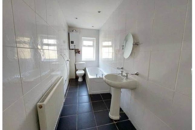 10, Sunnybank Street, Rossendale photo 3