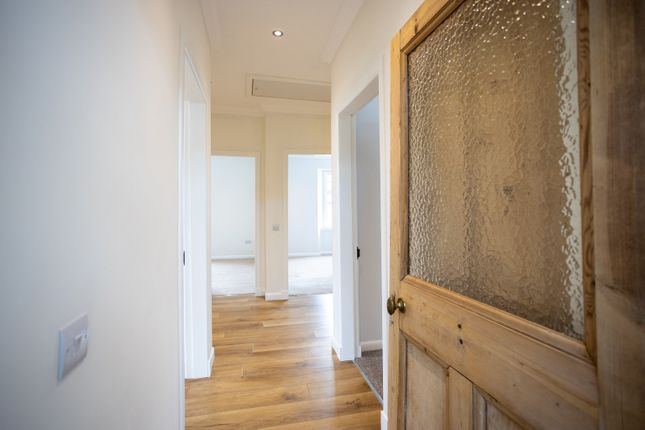 19, Cloanden, Kirkcaldy photo 4
