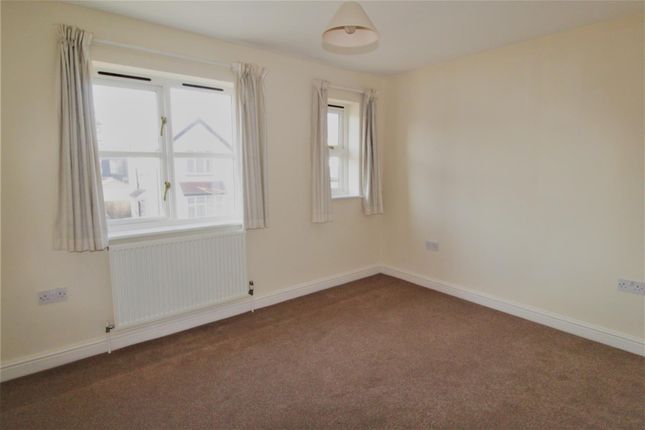 86C, Chertsey Road, Byfleet photo 4