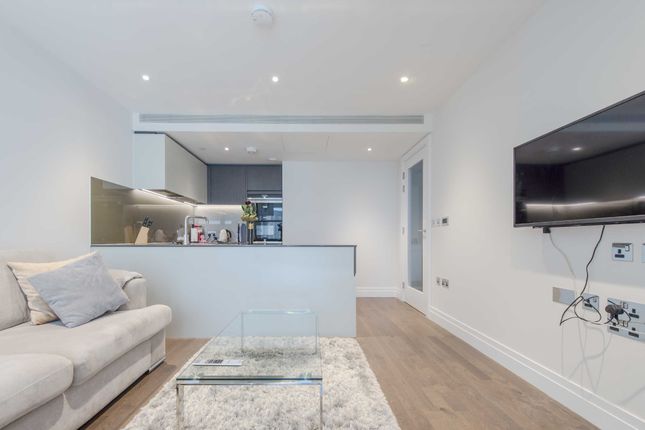 Thumbnail Flat to rent in Riverlight Quay, London