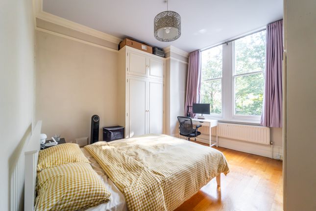 Top Floor Flat, 10C, Chesterford Gardens, Hampstead photo 4