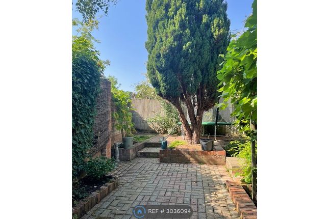 Partry Close, Chandler's Ford, Eastleigh photo 5