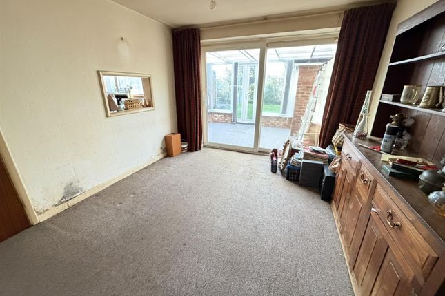 35, St. Augustin Way, Daventry photo 3