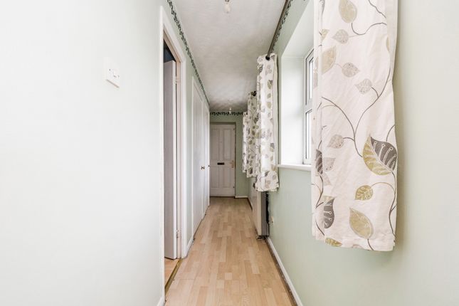 43 Cassis Court,, Chigwell Lane, Essex photo 4