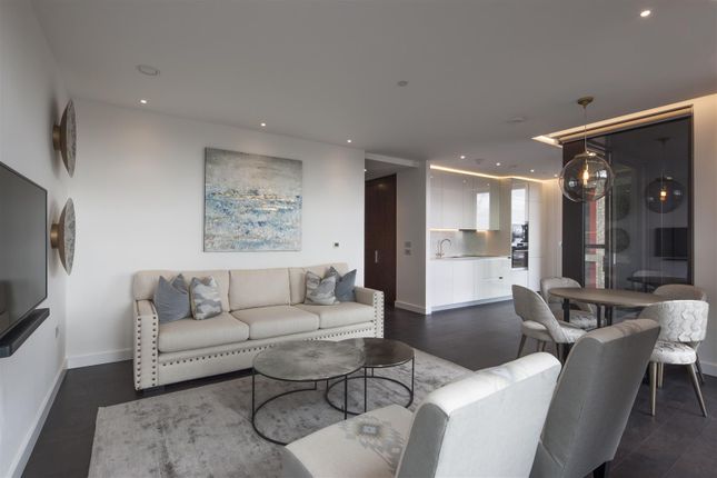 Flat to rent in The Residence, 4 Charles Clowes Walk, Nine Elms, London