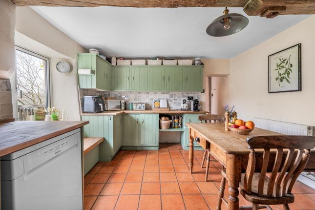 9, Crawley Hill, Uley photo 3