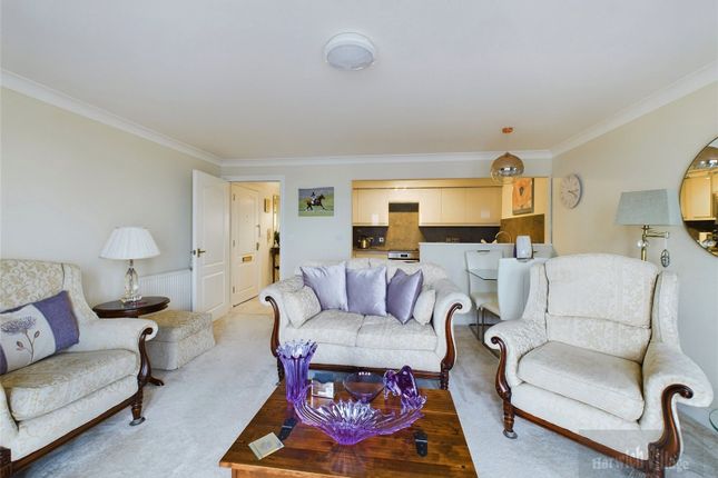 Flat for sale in Marine Parade, Harwich, Essex