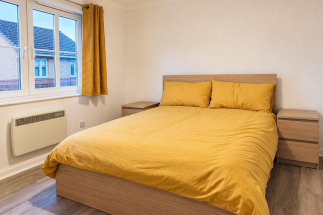Oldwood Place, Livingston, EH54, Livingston photo 4