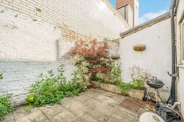 16, Ashbourne Terrace, London photo 4