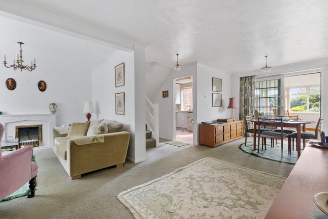 18, Manor Park, Pagham, Bognor Regis, West Sussex photo 3