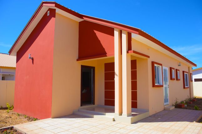 Semi-detached bungalow for sale in 3 Bed Majula, Dalaba Estate, Gambia