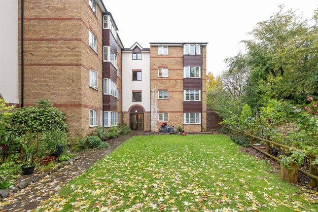 Thumbnail Flat for sale in Higham Station Avenue, London
