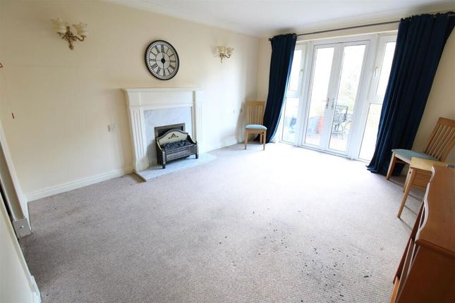 Flat 5 Briary Court, Egypt Esplanade, Cowes photo 3