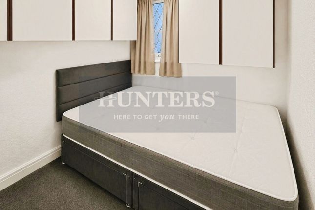 16, Darcy Drive, Harrow photo 2