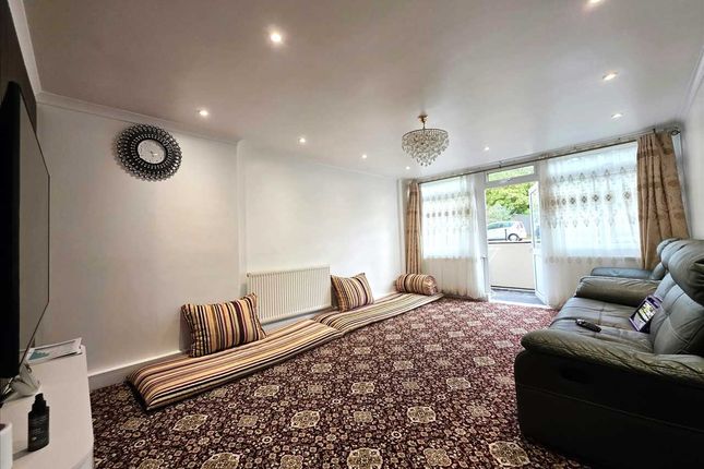 Flat 5, Bell House, Cricklewood photo 4