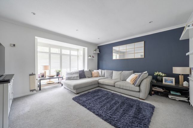2 Shermanbury Drive, Pulborough photo 3