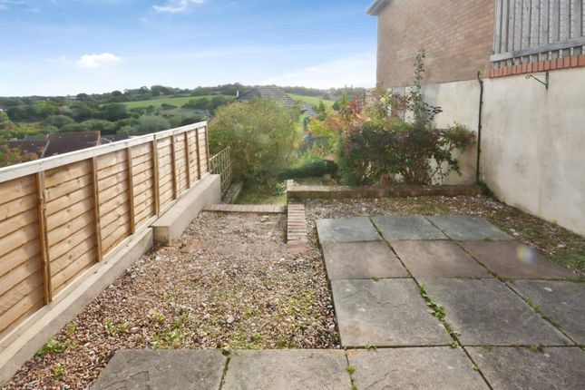 4, Garland Close, Devon photo 2
