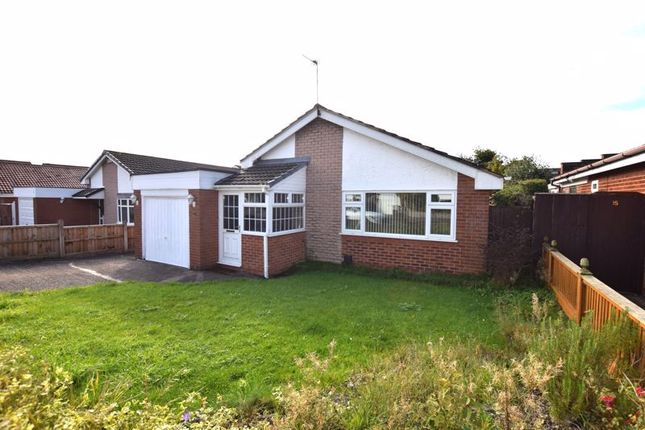 Thumbnail Bungalow for sale in Fairholme Close, Saughall, Chester