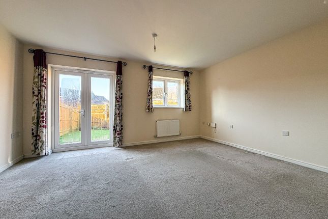 37, Roys Place, Taunton photo 2