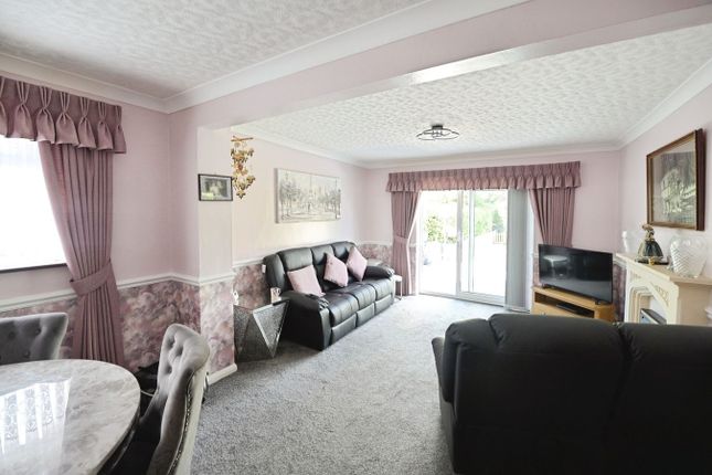 98, Purfleet Road, South Ockendon photo 3