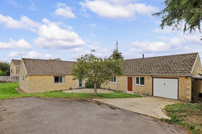 3-bed bungalow on Nonsuch, Heath Farm Lane, Witney, £2,000/mo