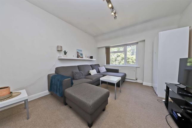 17, Ashwood Avenue, Hillingdon photo 2
