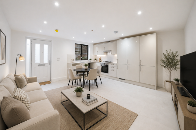 Studio flat on Flat-6 57G, Bushey Grove Road, London, £1,701/mo