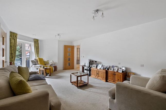 Flat for sale in Rutherford House Marple Lane, Chalfont St. Peter, Gerrards Cross