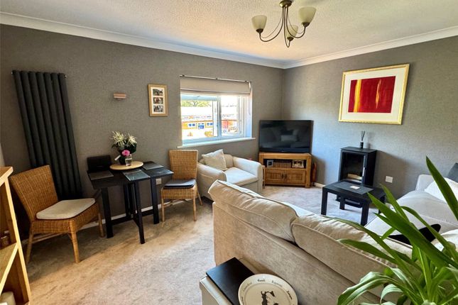 14, Floriston Gardens, New Milton photo 3