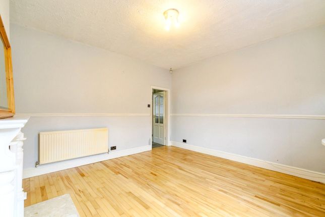 32, Scotta Road, Manchester photo 4