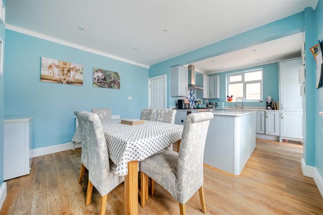 3, Grove Avenue, Gosport photo 4