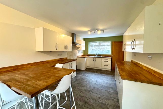 3 Taff Fawr Close, Merthyr Tydfil photo 3