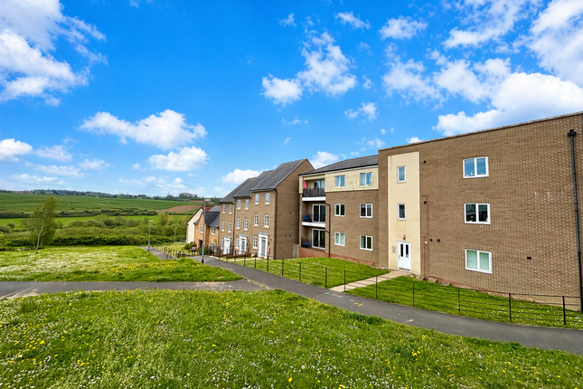 2-bed flat on 80, Nelson Way, Somerset, £137,000