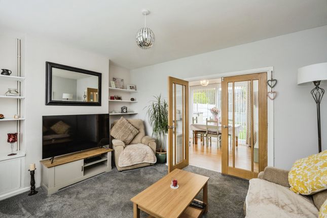 7, Ael Y Bryn Close, Carmarthenshire photo 4