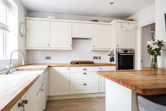 18 Mere Close, Chichester photo 2