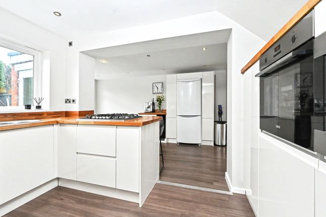 41 Hartlands Road, Stafford photo 4