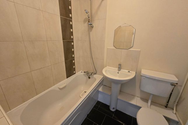 20B, Borough Road, DARLINGTON photo 4