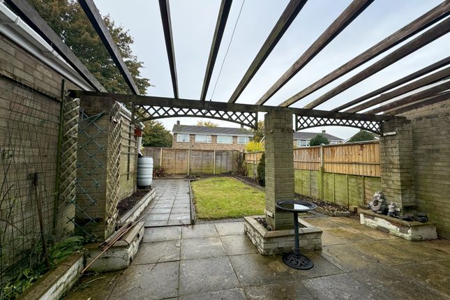 1, Pinnegar Way, Swindon photo 5