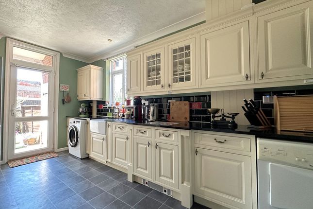 50, Romsey Avenue, Fareham photo 3