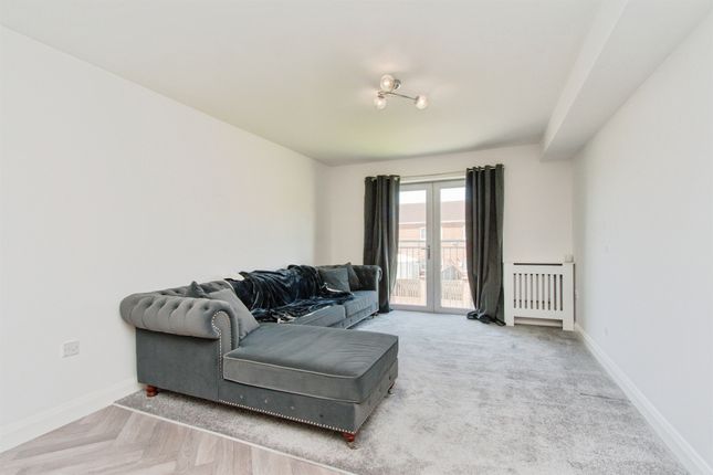 20, Lagentium Plaza, Leeds Road, CASTLEFORD photo 2