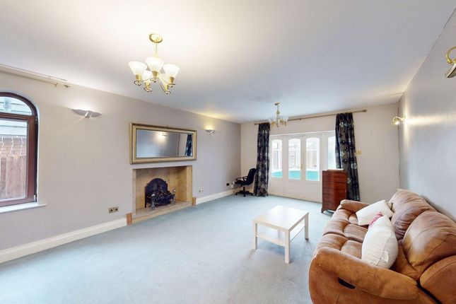 44 Lower Leigh Road, Bolton photo 2