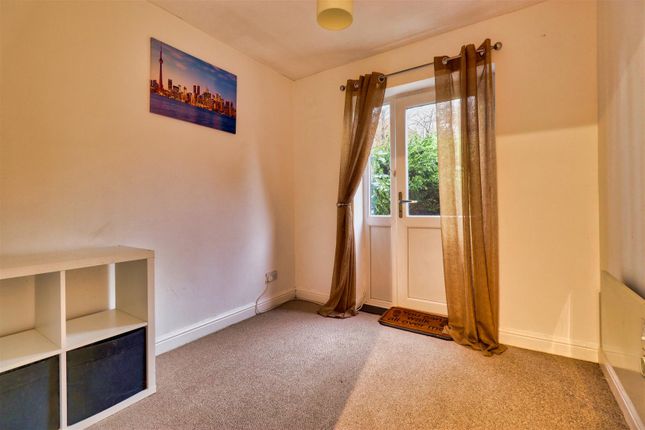 10, Peacock Court, Leeds photo 4