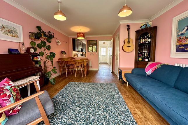 43 Jackson Meadow, Lympstone photo 3