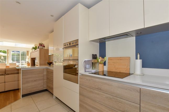 Heydon Way, Broadbridge Heath photo 4
