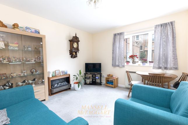 8 Kennard Court Riverside, Forest Row photo 3